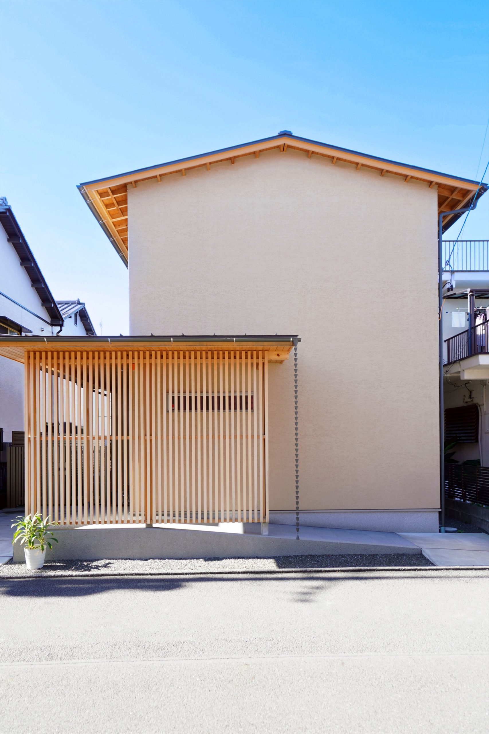 平屋風にも二世帯風にも暮らせる家